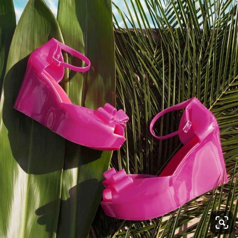 A Joy To Be Wedge